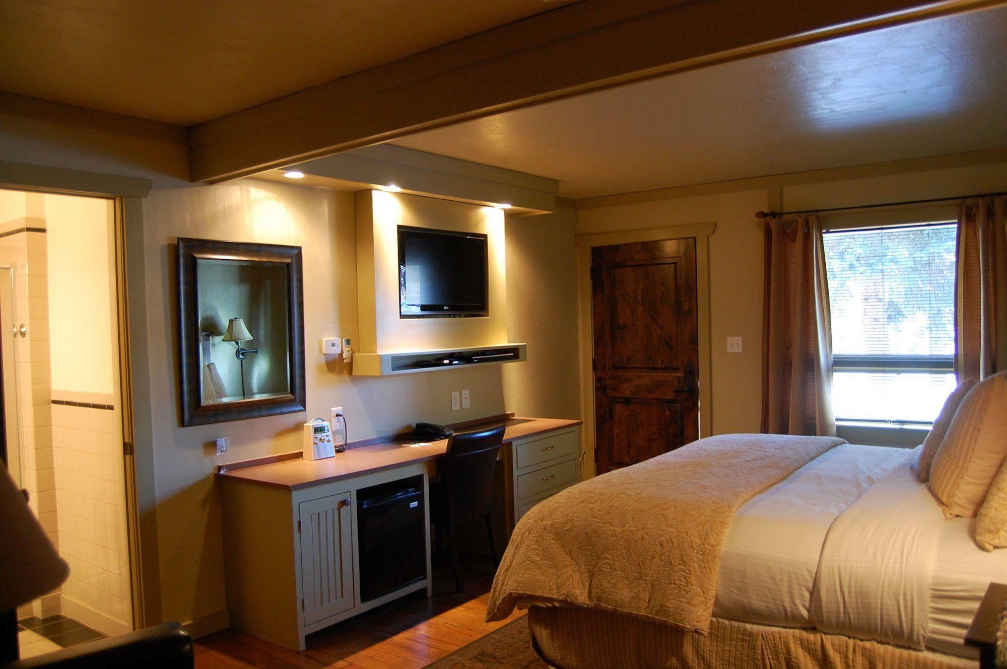 Highland Haven Creekside Inn Evergreen Eksteriør bilde